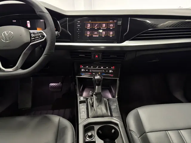 Volkswagen Passat — Фото автомобиля 9