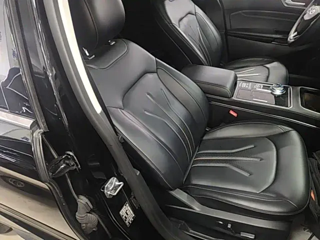 Ford Edge — Фото автомобиля 24