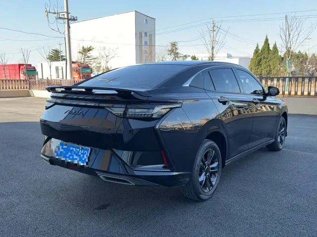 Dongfeng Yixuan — Фото автомобиля 4