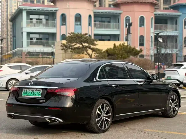 Mercedes-Benz E-Class — Фото автомобиля 10