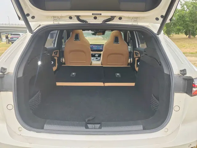 Roewe RX5 — Фото автомобиля 15