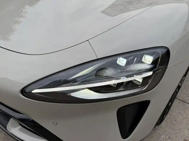 Xiaomi SU7 — Фото автомобиля 22