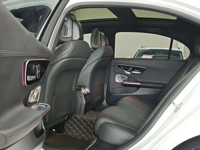Mercedes-Benz C-Class — Фото автомобиля 11