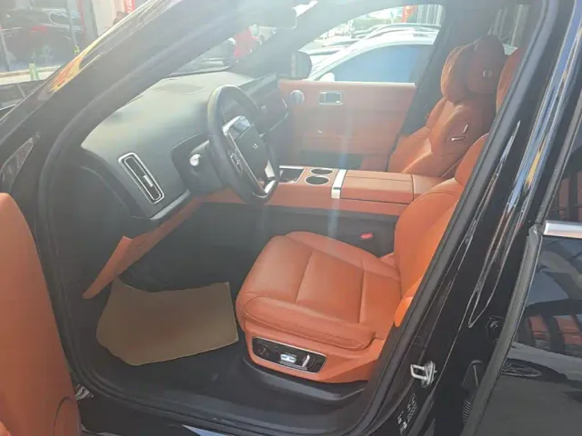 Li Auto L7 — Фото автомобиля 14