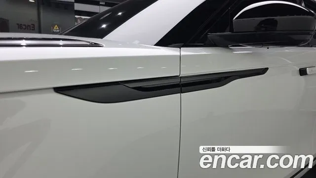 Land Rover Range Rover Velar Range Rover Velar 2.0 P250 Dynamic SE — Фото автомобиля 20