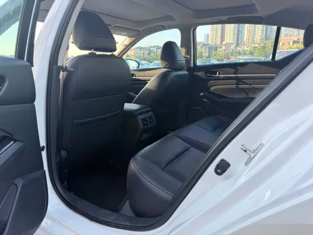Nissan Teana — Фото автомобиля 8