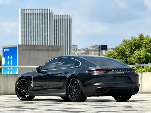 Porsche Panamera — Фото автомобиля 3