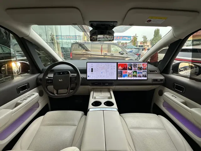 Li Auto MEGA — Фото автомобиля 7