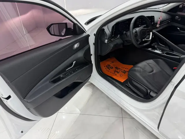 Hyundai Elantra — Фото автомобиля 7
