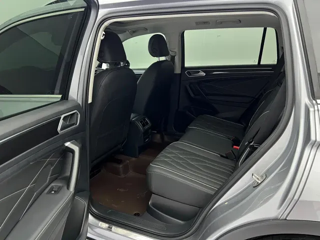 Volkswagen Tiguan L — Фото автомобиля 16