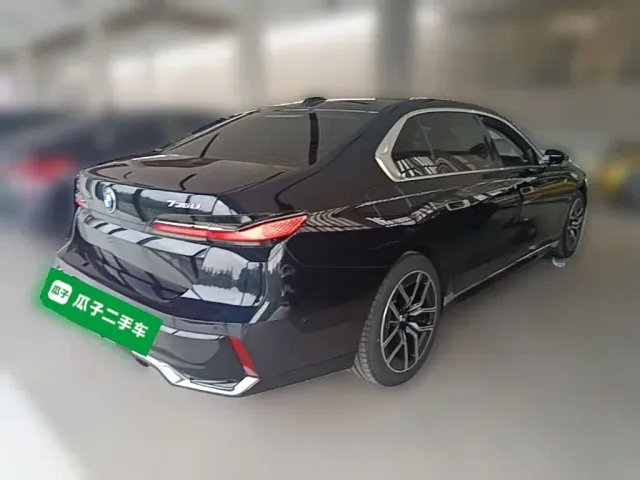 BMW 7 Series — Фото автомобиля 9