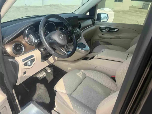 Mercedes-Benz V-Class — Фото автомобиля 4