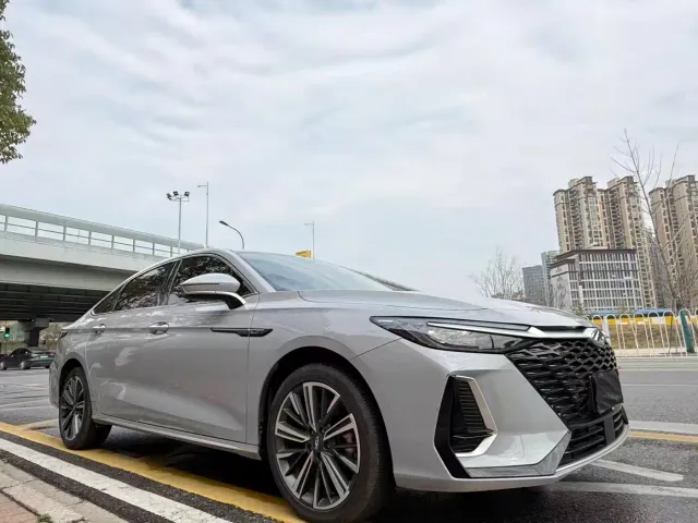 Chery Arrizo 8 — Фото автомобиля 3