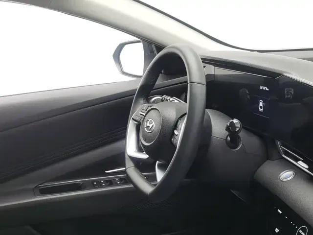 Hyundai Elantra — Фото автомобиля 22