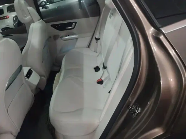 Mercedes-Benz EQE SUV — Фото автомобиля 21