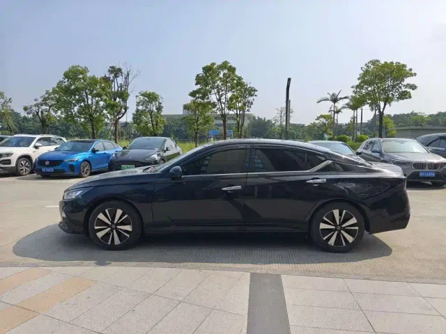 Nissan Teana — Фото автомобиля 3