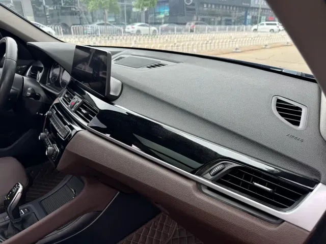 BMW X1 — Фото автомобиля 30