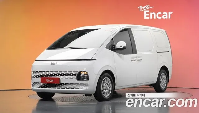 Фотография автомобиля — Hyundai Staria