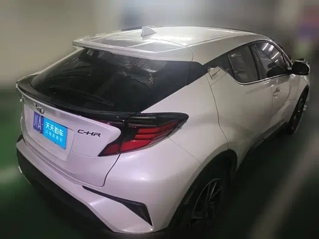 Toyota C-HR — Фото автомобиля 2