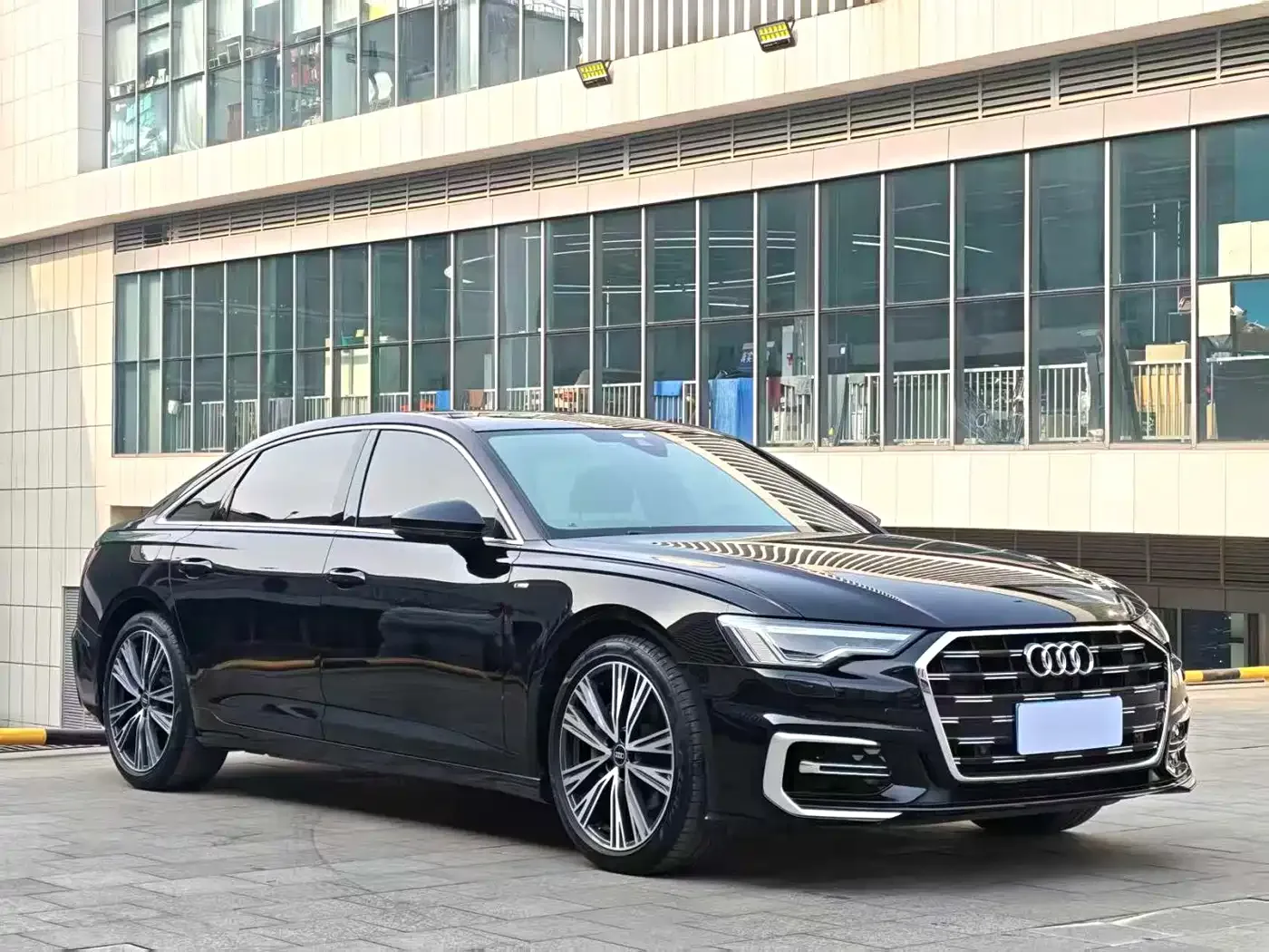 Audi Audi A6L 2024 45 TFSI quattro Premium Dynamic — Фото автомобиля 2