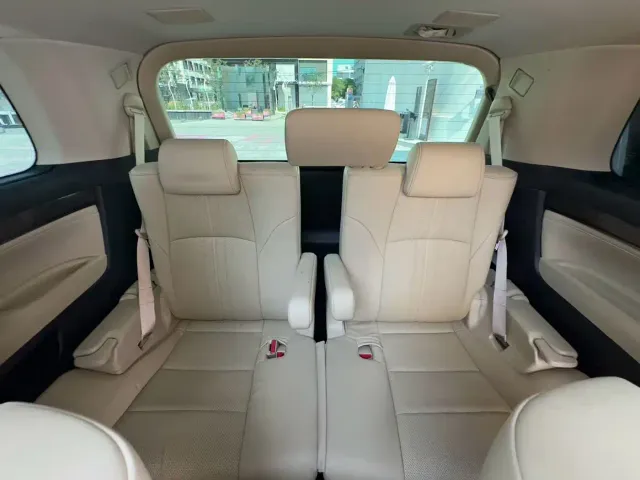 Toyota Alphard — Фото автомобиля 17