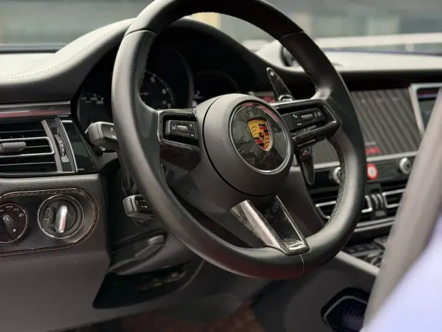 Porsche Macan — Фото автомобиля 6