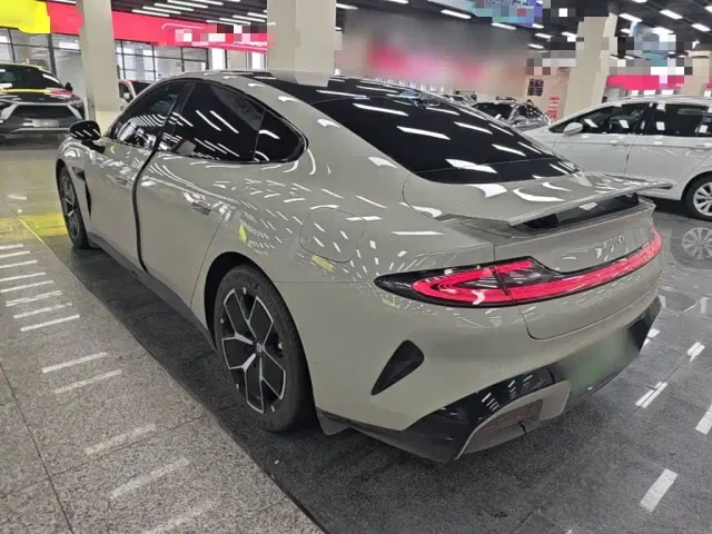 Xiaomi SU7 — Фото автомобиля 4