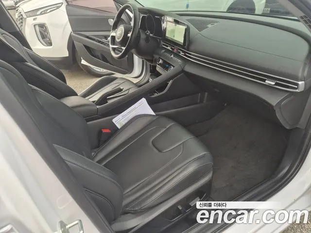 Hyundai Avante CN7 — Фото автомобиля 9
