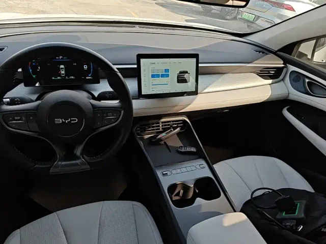 BYD Seal 05 DM-i — Фото автомобиля 12