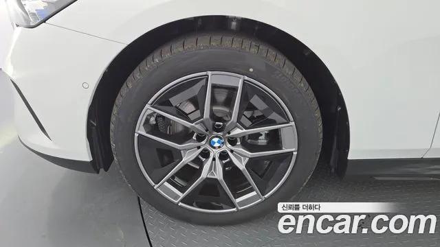 BMW 5 Series G60 — Фото автомобиля 5