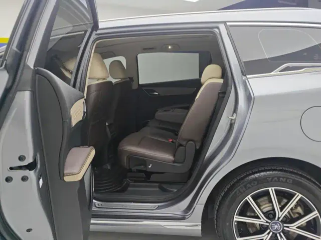 BYD Song MAX — Фото автомобиля 11