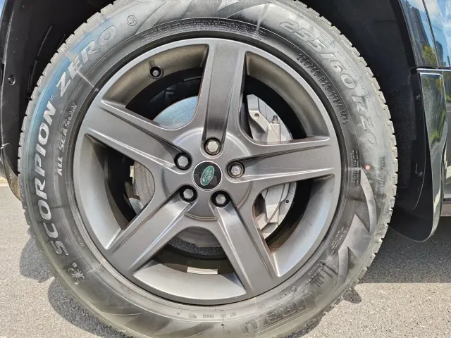 Land Rover Defender — Фото автомобиля 20