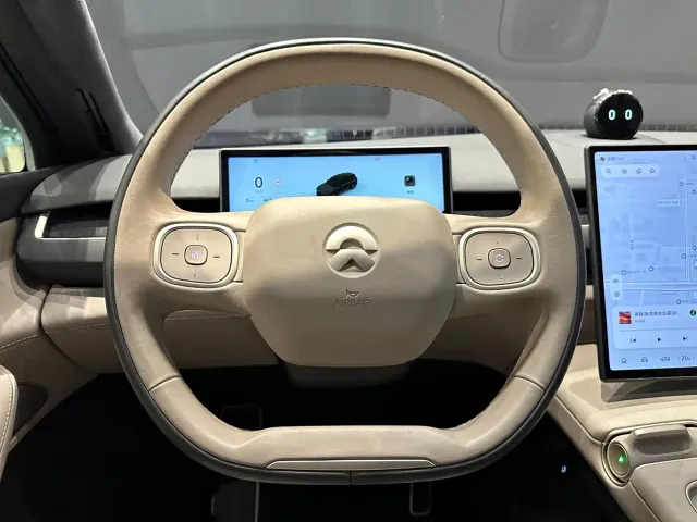 Nio ES8 — Фото автомобиля 12