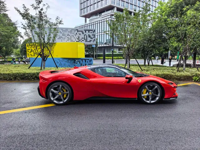Ferrari SF90 — Фото автомобиля 15