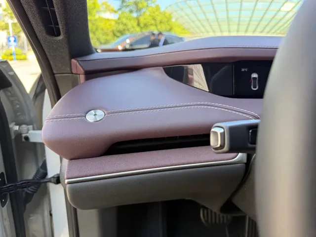 Xiaomi SU7 — Фото автомобиля 25