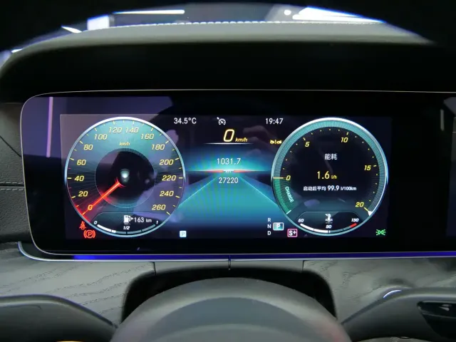 Mercedes-Benz E-Class — Фото автомобиля 14