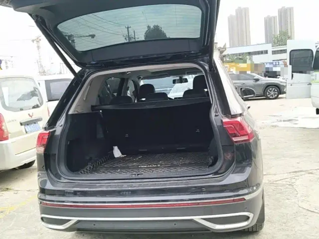 Volkswagen Tiguan L — Фото автомобиля 18
