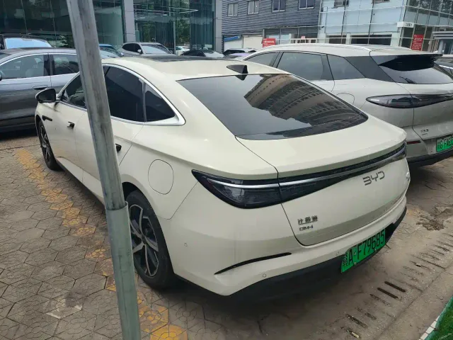 BYD Seal 07 DM-i — Фото автомобиля 13