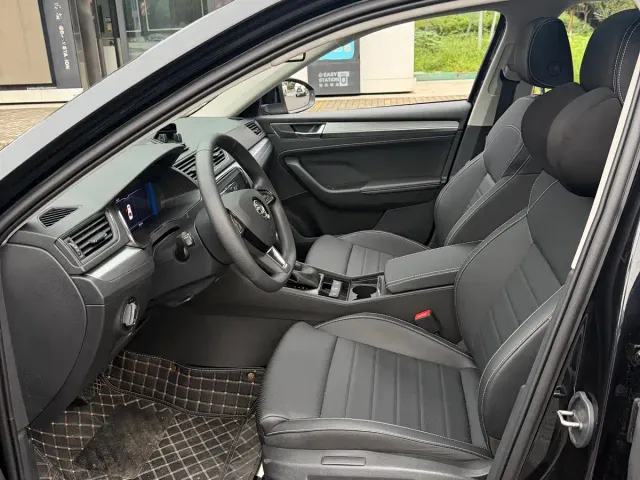 Skoda Superb — Фото автомобиля 11