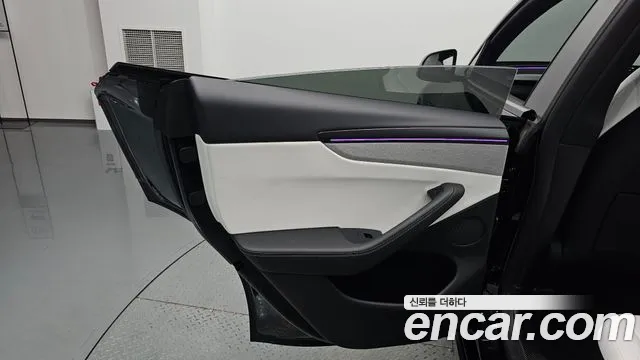 Tesla Model Y — Фото автомобиля 14