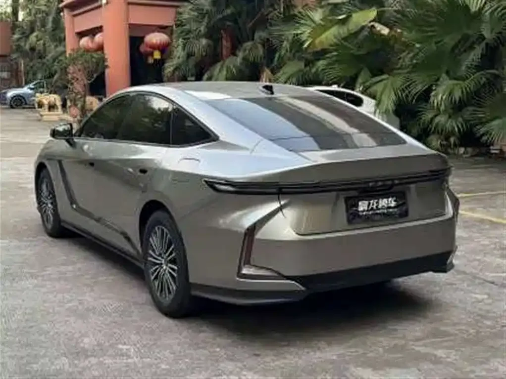 Lexus Lexus ES 2025 Model 300h Base Version — Фото автомобиля 3