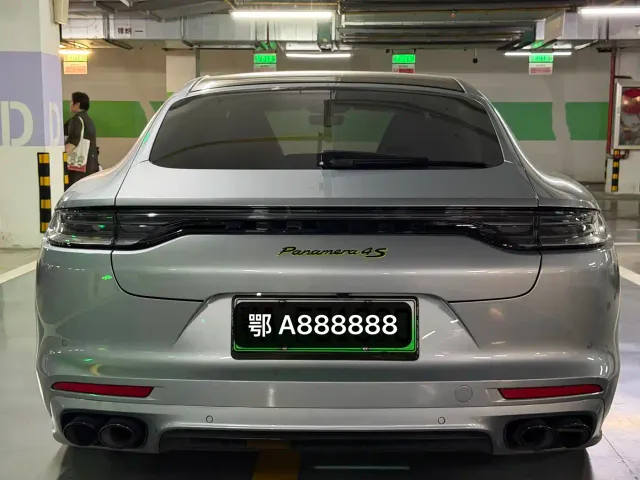 Porsche Panamera — Фото автомобиля 15