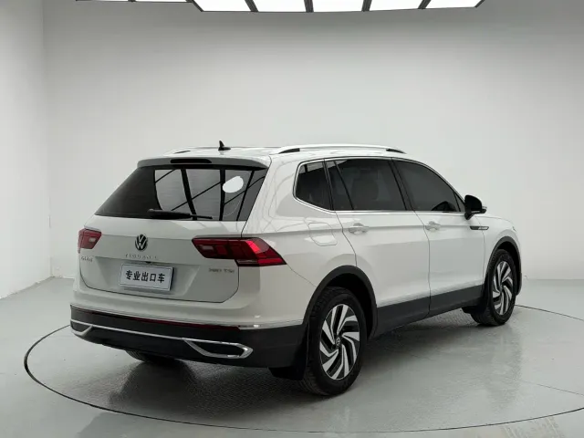 Volkswagen Tiguan L — Фото автомобиля 4