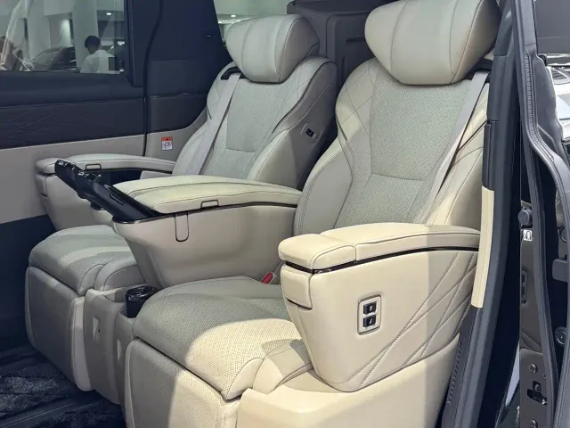 Toyota Alphard — Фото автомобиля 13