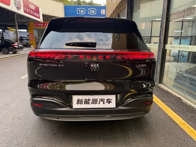 Buick Zhijing E7 — Фото автомобиля 12