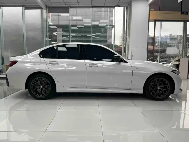 BMW 3 Series — Фото автомобиля 10