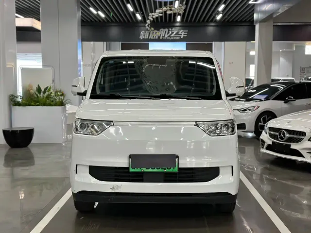 Ruichi New Energy EC75 — Фото автомобиля 2