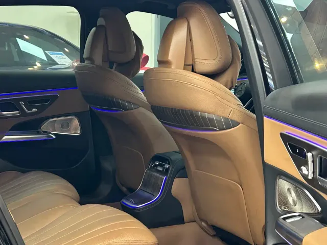 Mercedes-Benz E-Class — Фото автомобиля 18