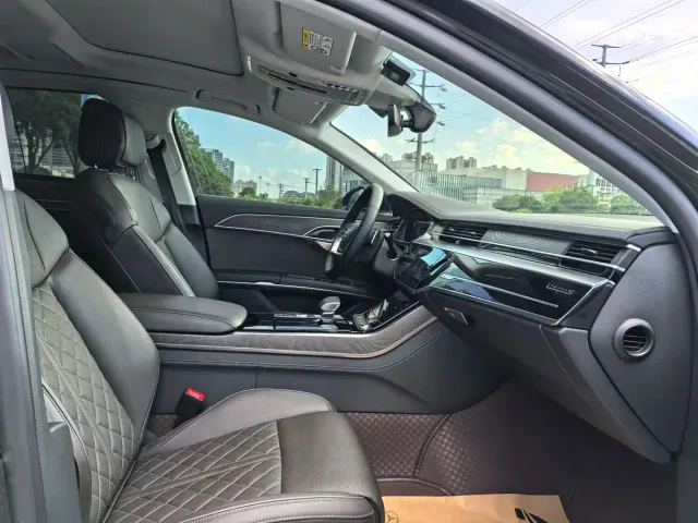 Audi A8 — Фото автомобиля 12
