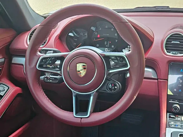 Porsche 718 — Фото автомобиля 9